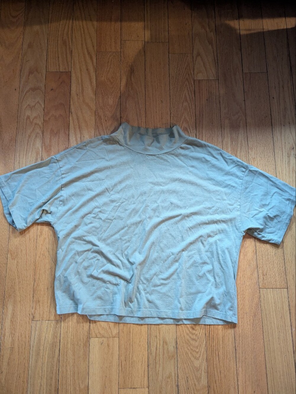 LOFT Light Green Mock Neck Tee Sz L